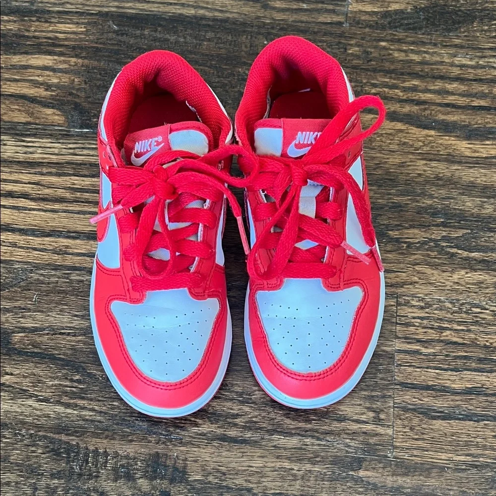 Kids Nike Dunk Low Casual Shoes - Bright Red and White - Picture 2 of 5